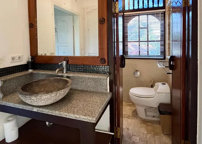 Blue Lagoon 3 Bedroom Near And Airport Apartamento *
